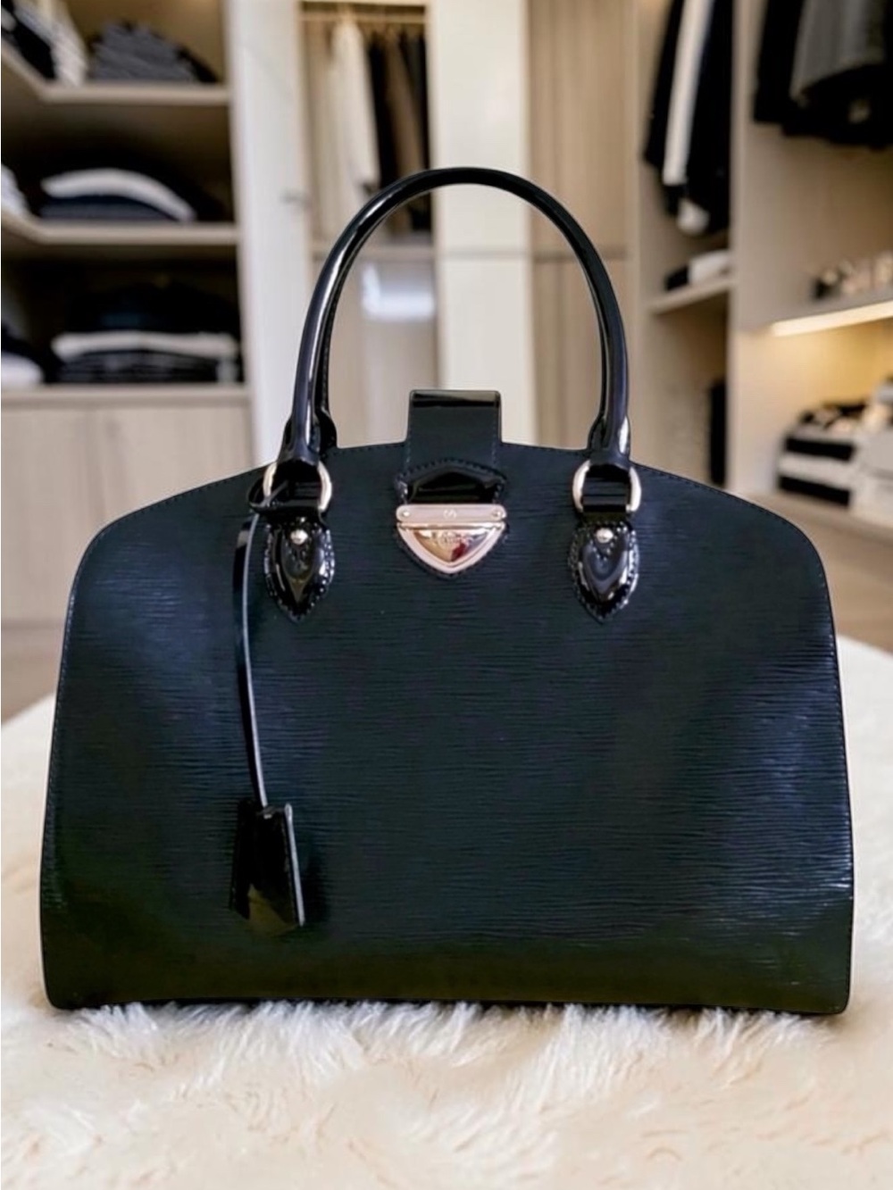 Louis Vuitton Shiny Tote Epi Electra Authentic